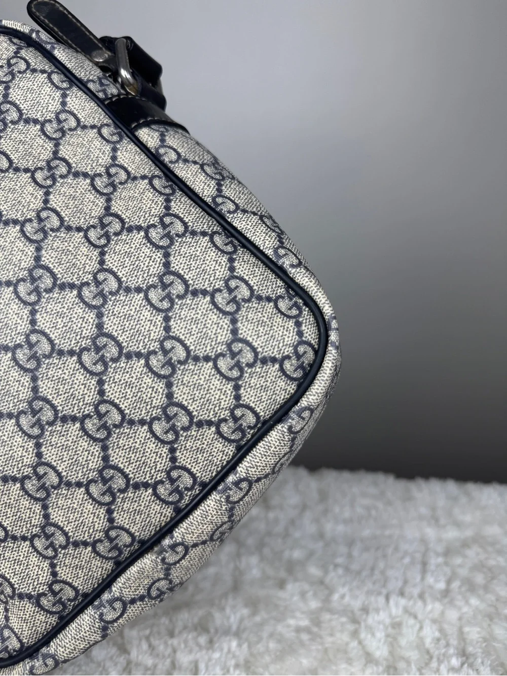 Gucci Small Gray/Black GG Supreme Messenger Crossbody Bag